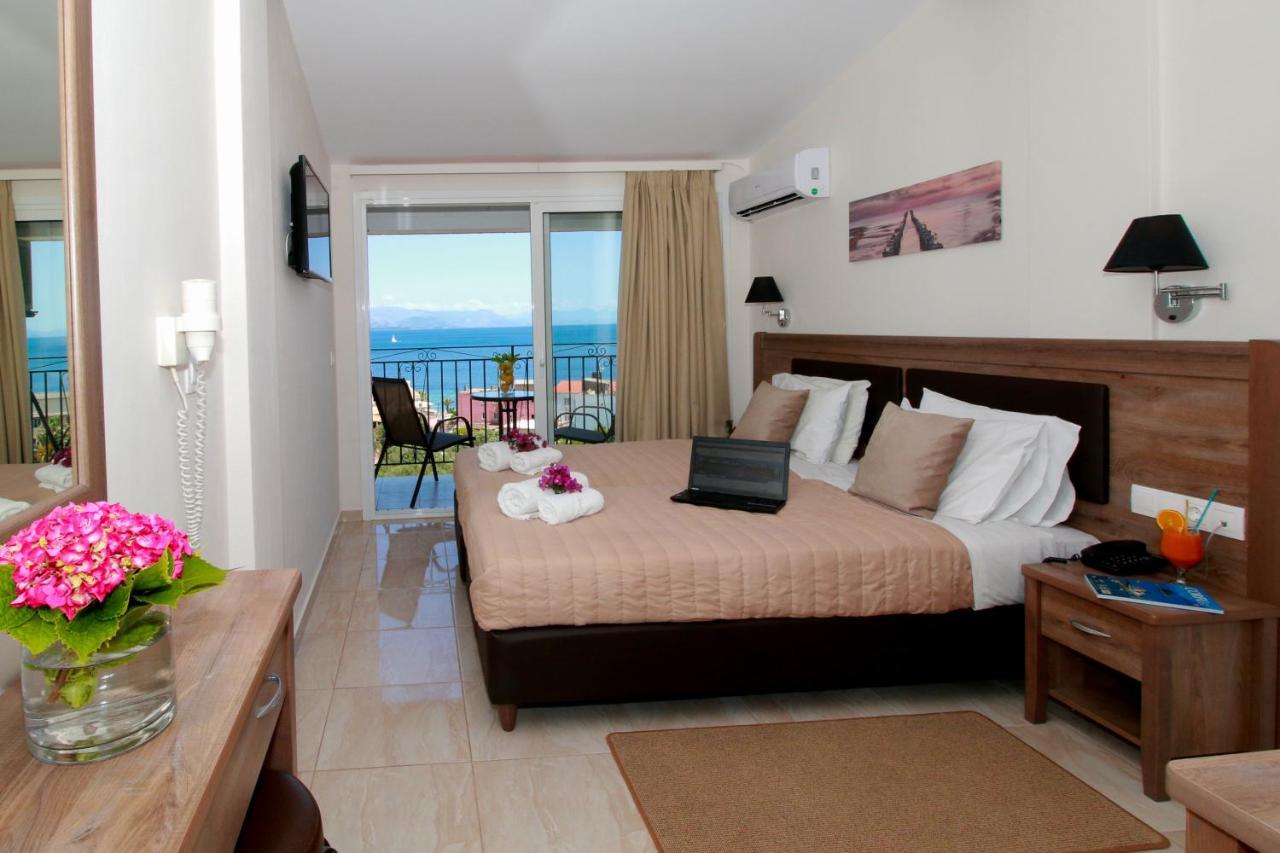Camera con vista mare