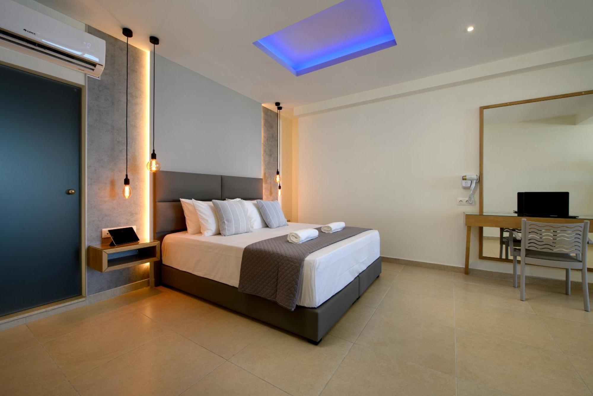 Queen Suite with Sea View