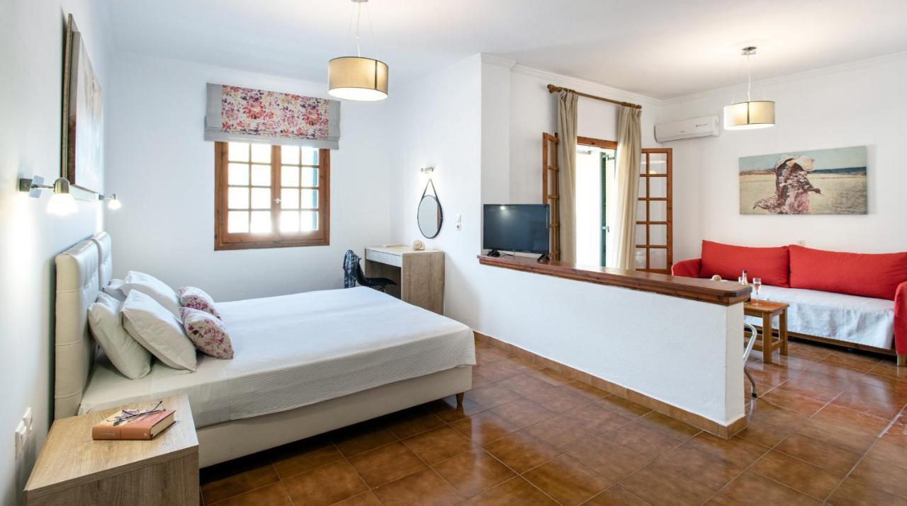 Land View Studio with Balcony