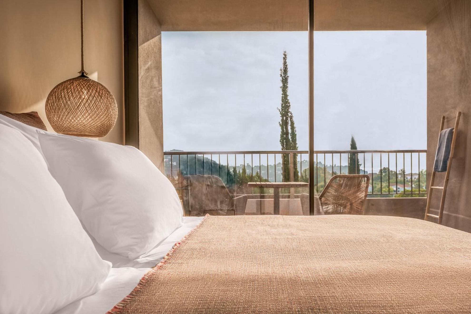 Doppelzimmer mit Panoramablick auf die Bucht