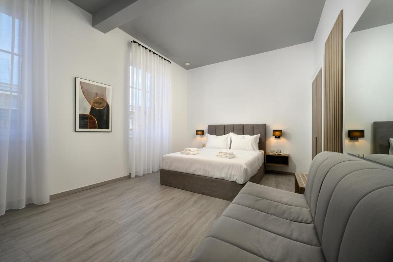 Deluxe Queen Suite - No balcony