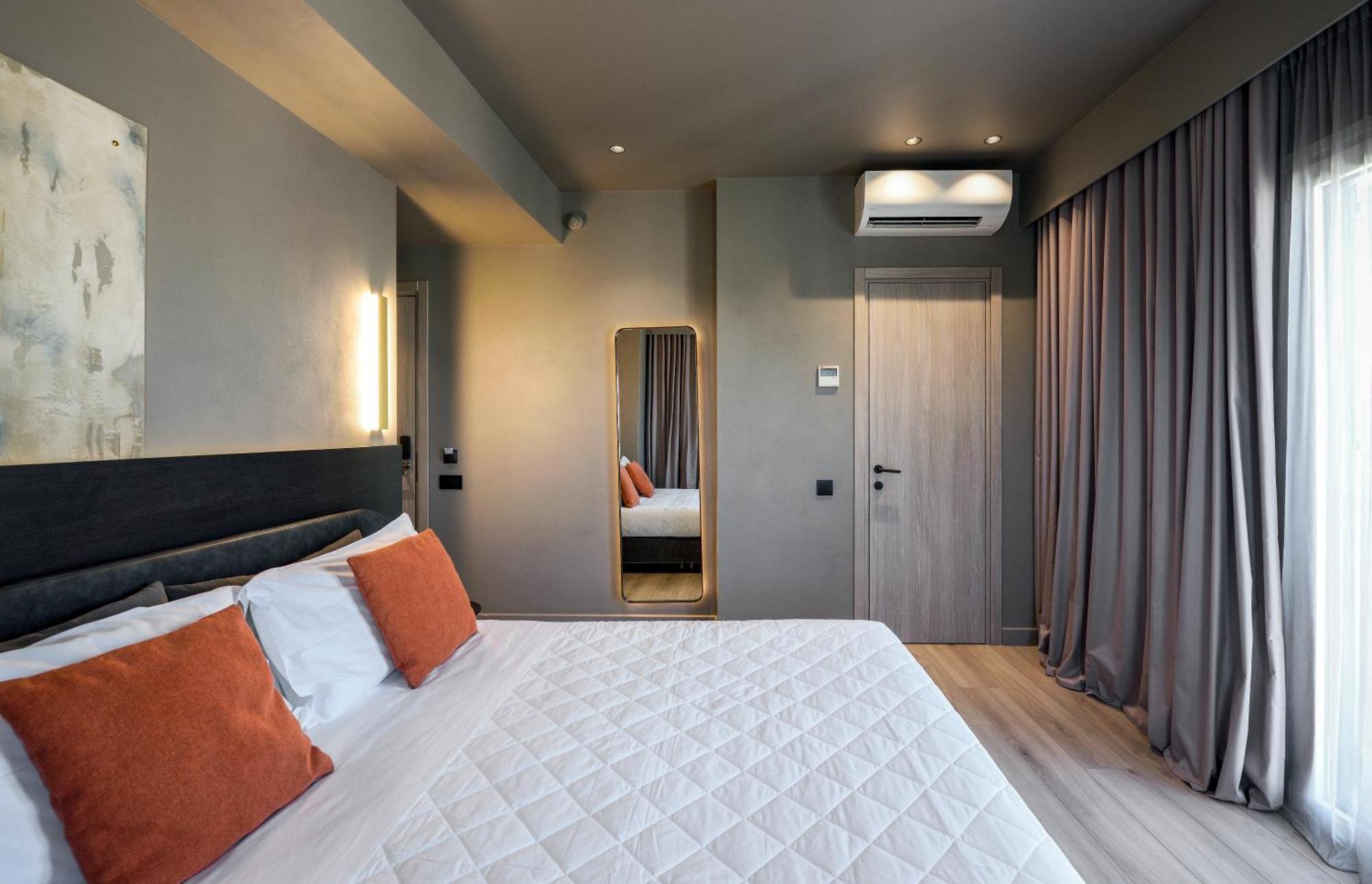 Double Room Window Square-Liston View