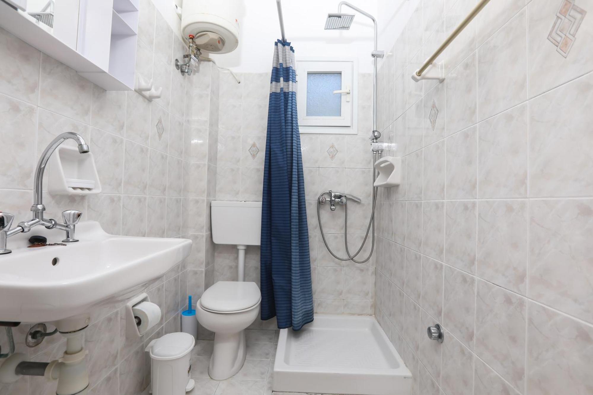 One bedroom apartment (2-3 Adults),1532401906:JPEG
