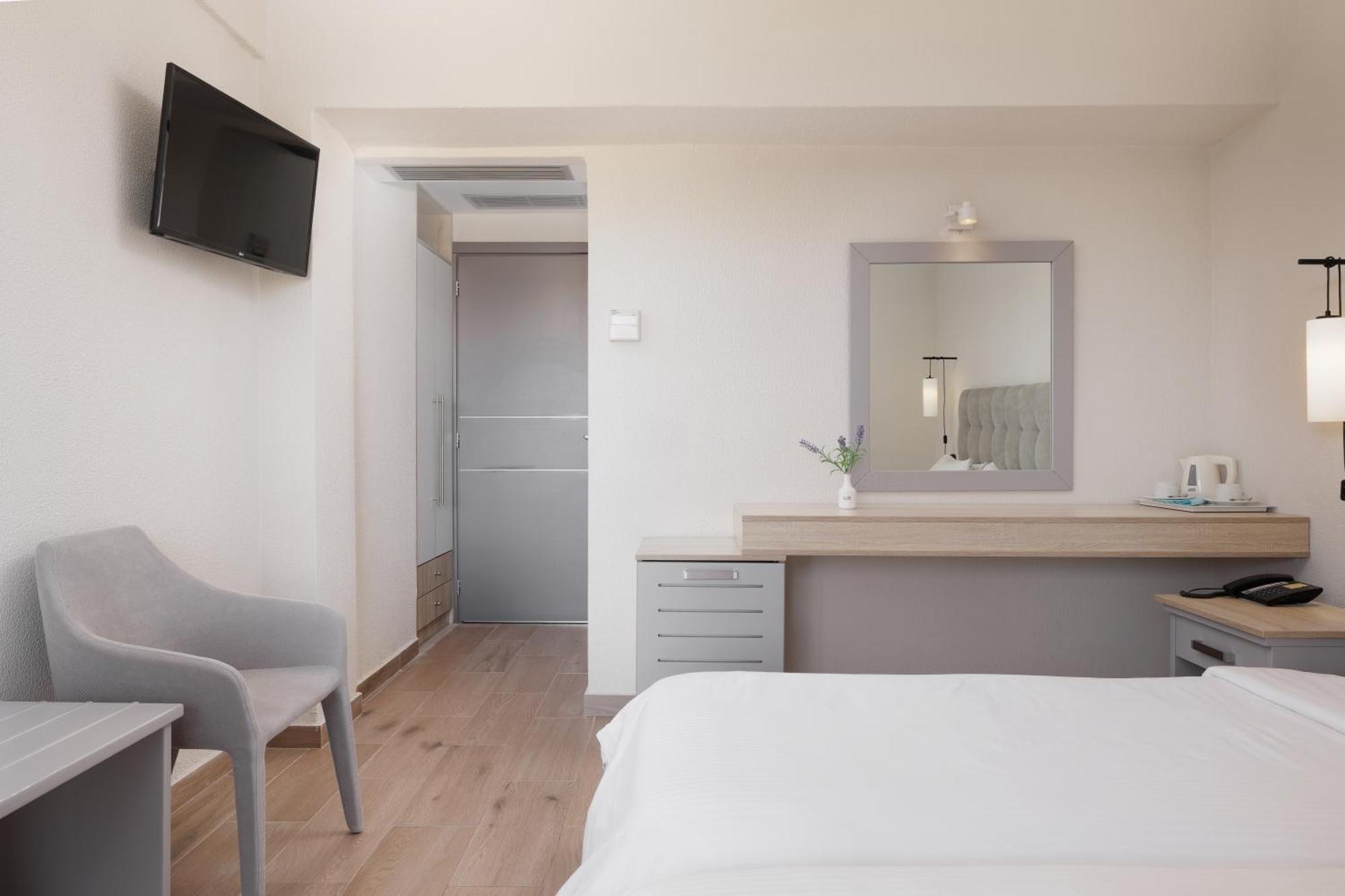 Single Room Balcony