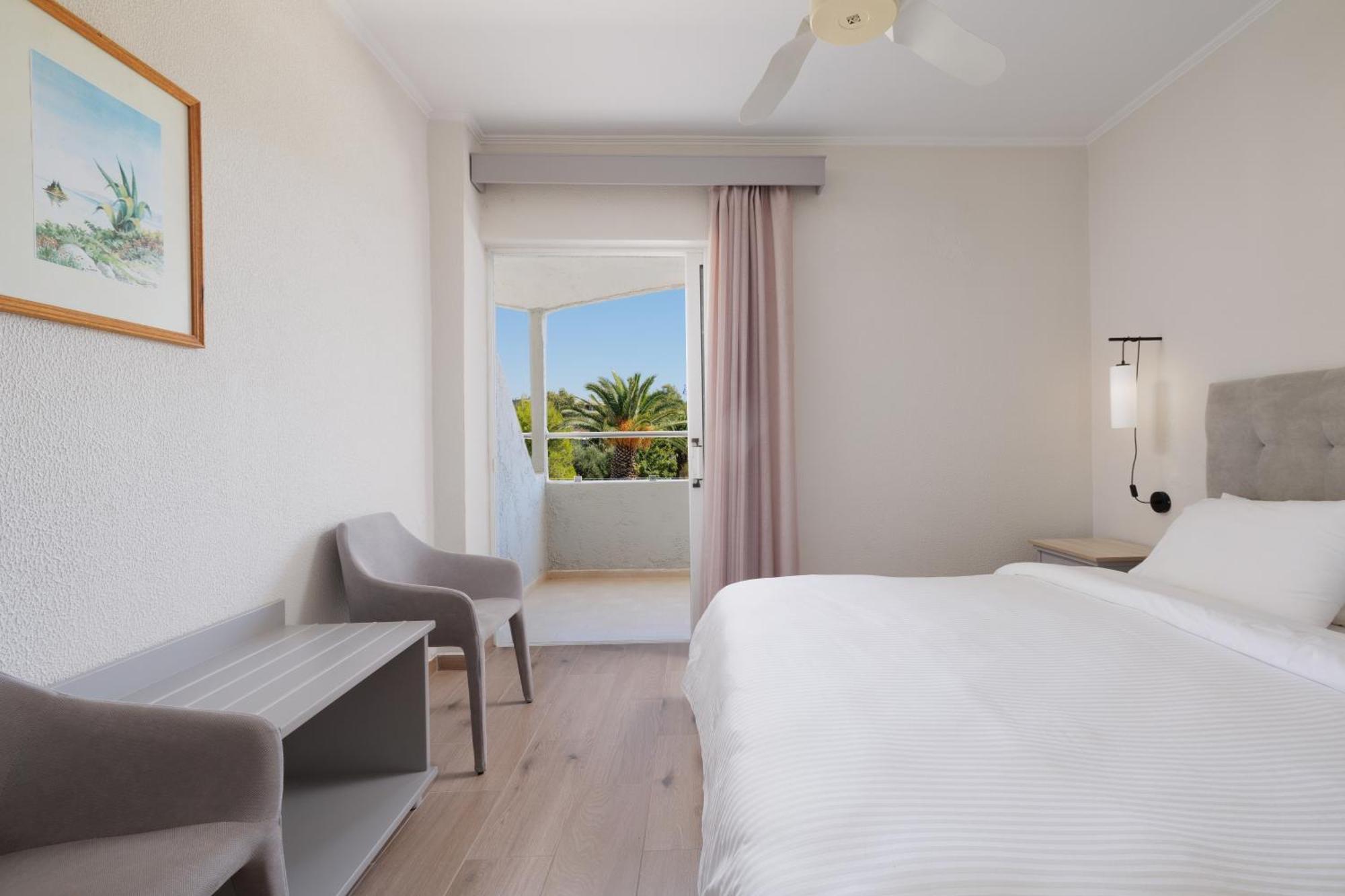 Double or Twin Room Balcony