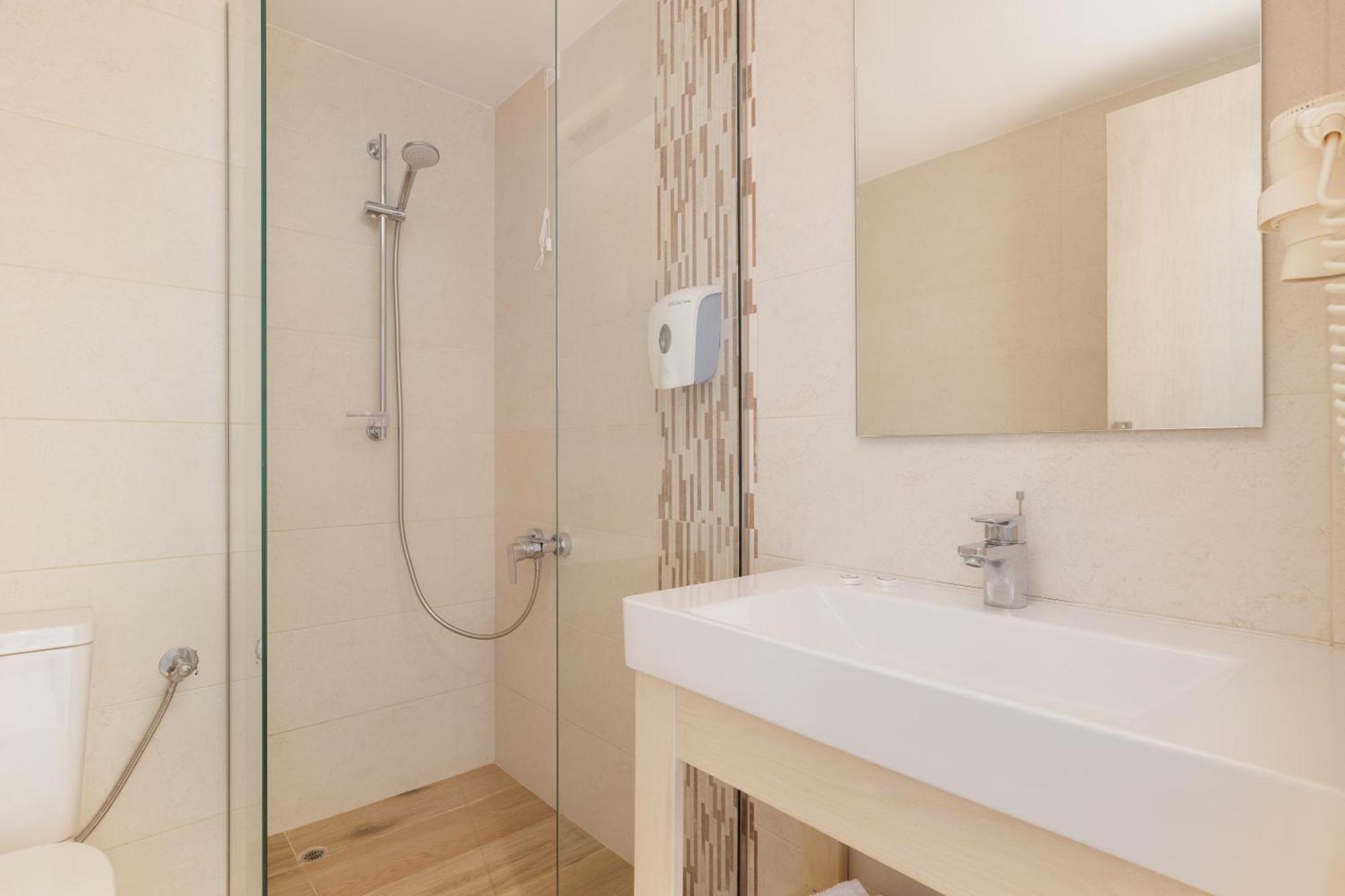 Double or Twin Room Balcony