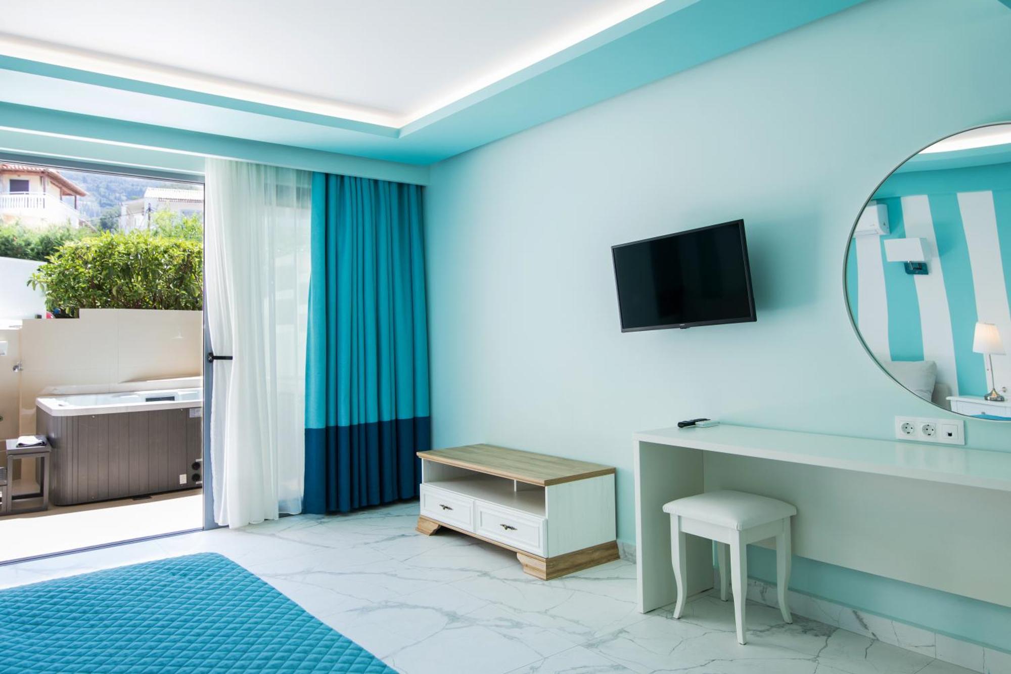 Queen Room Spa Bath