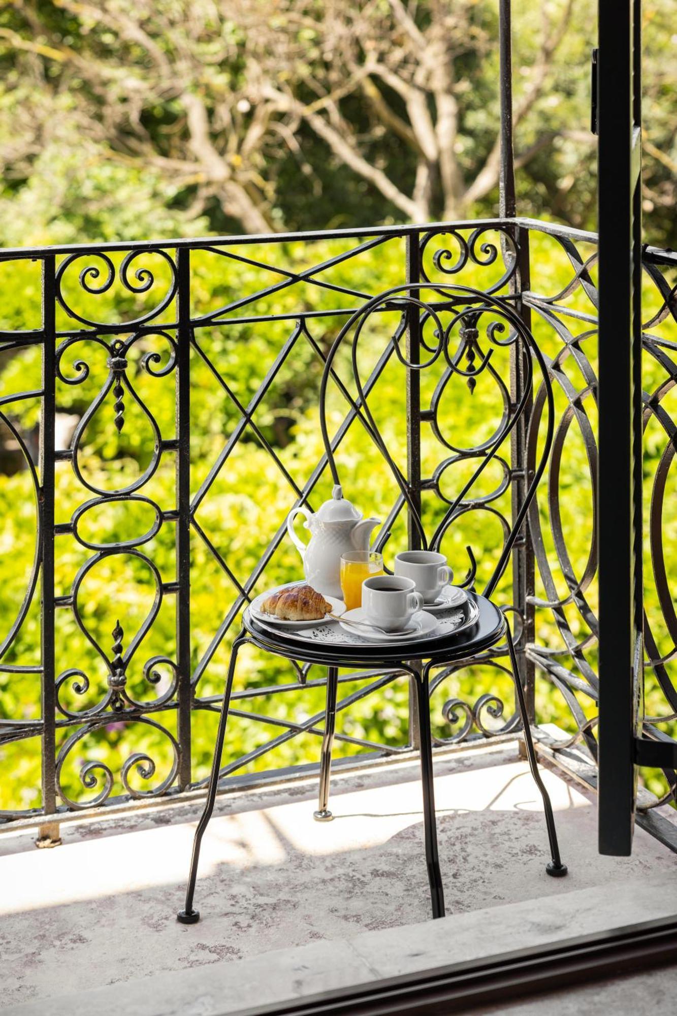 Classic Double or Twin Room Balcony