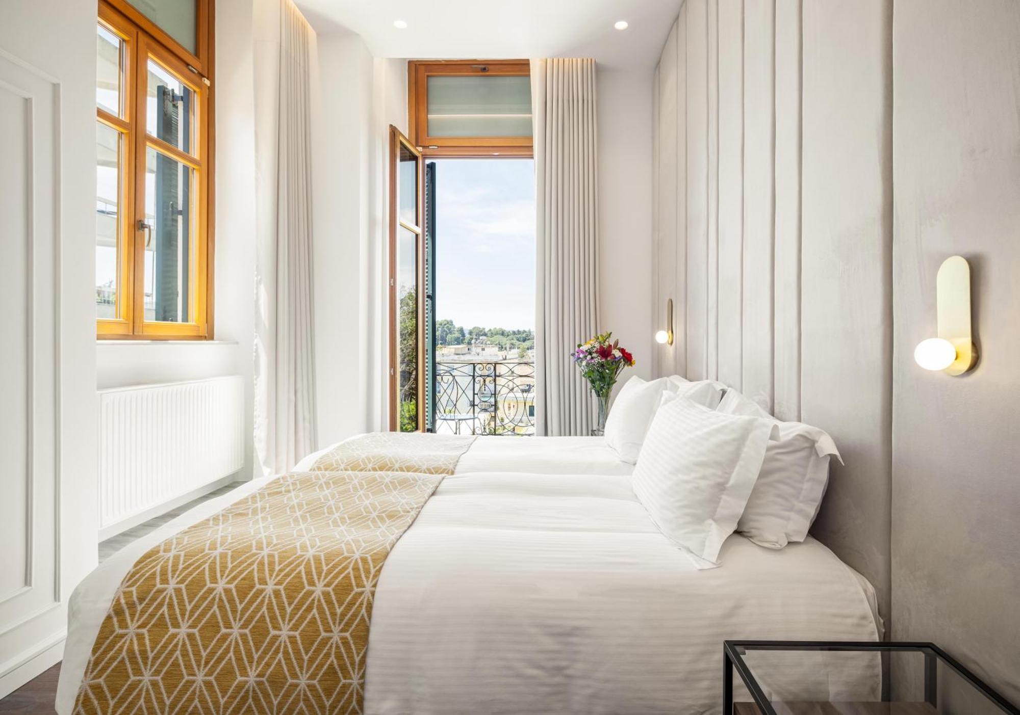 Classic Double or Twin Room Balcony