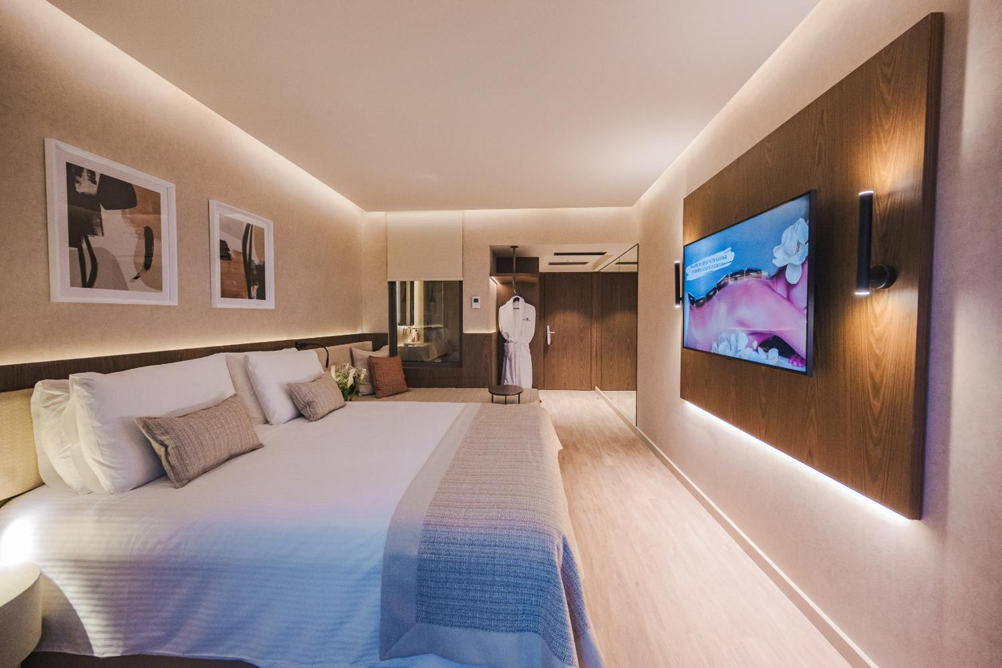 Chambre Exécutive - Vue sur Piscine