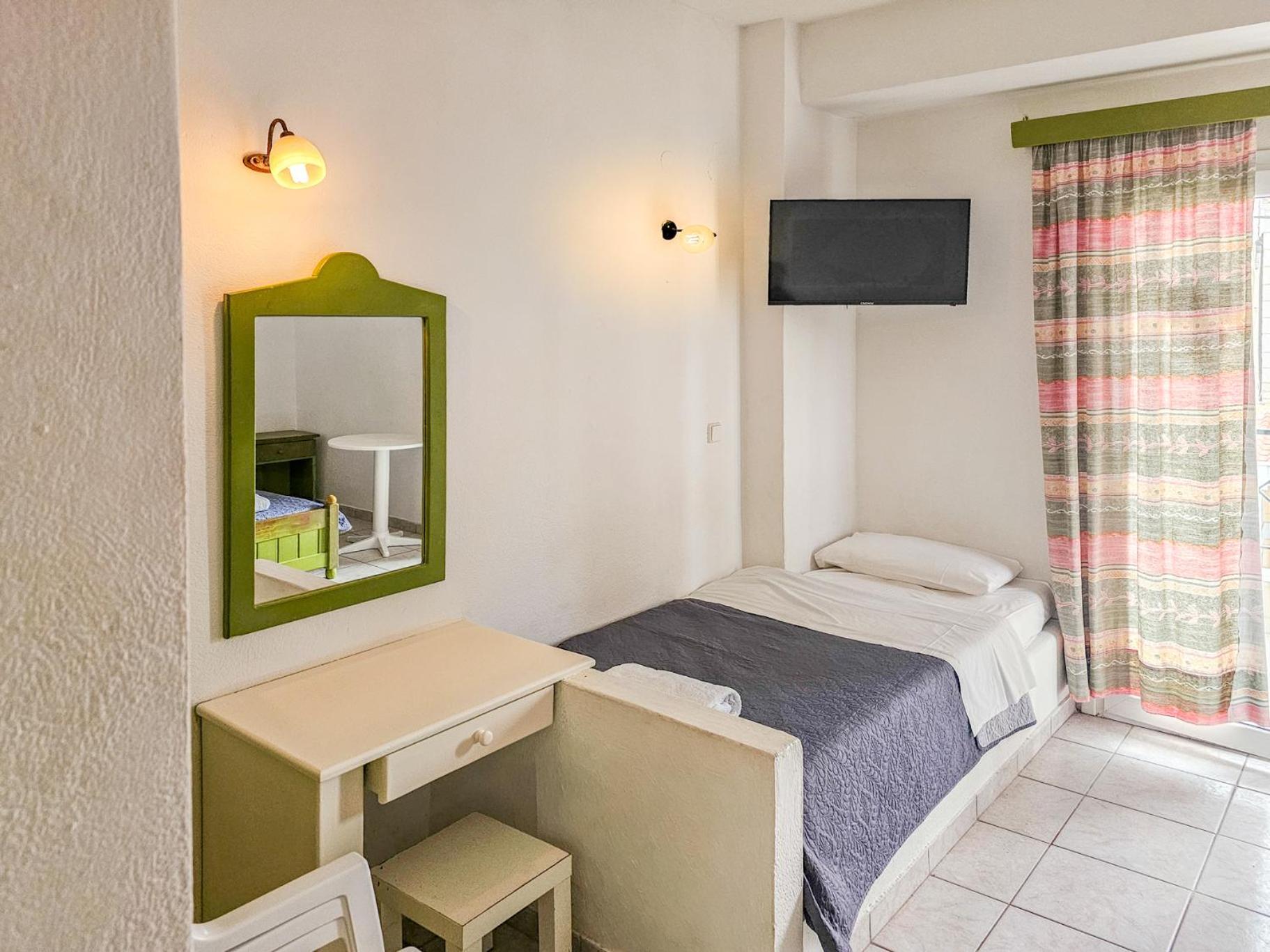 Triple Room with Balcony