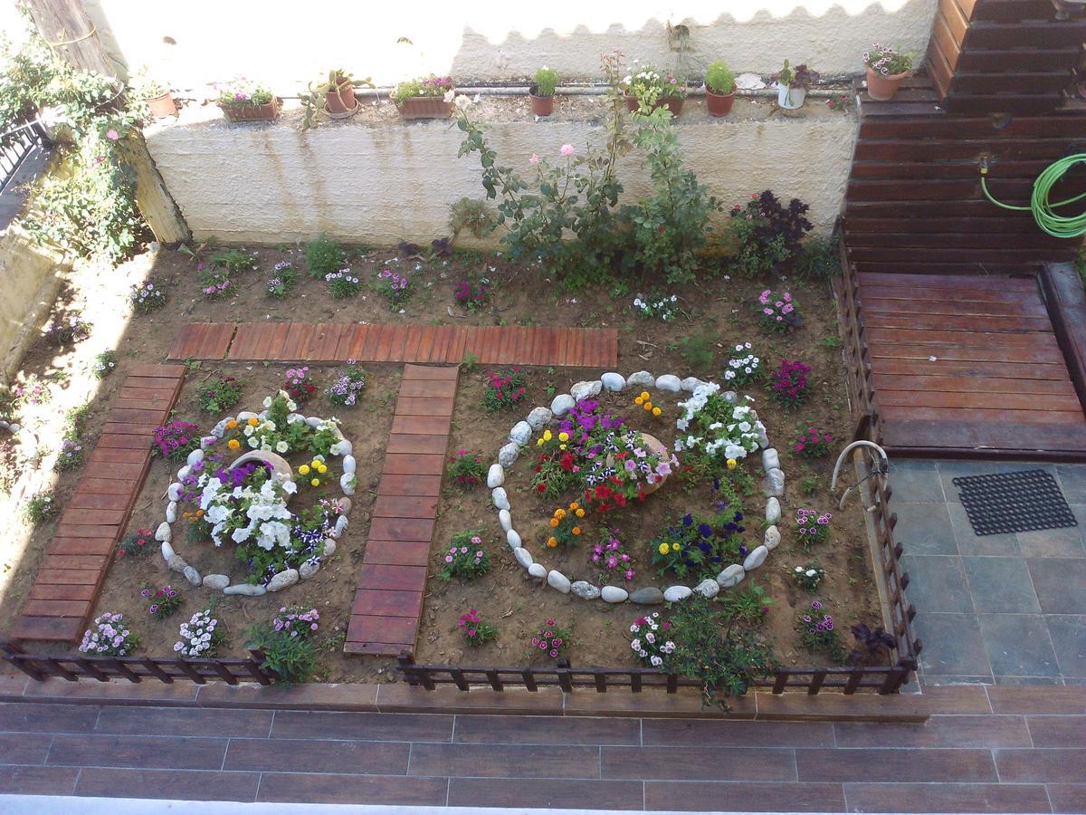 Studio with Mountain View,527622147:JPEG