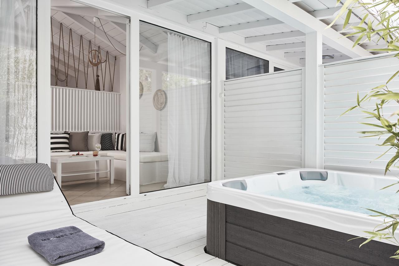 Hochzeitssuite mit Whirlpool im Freien