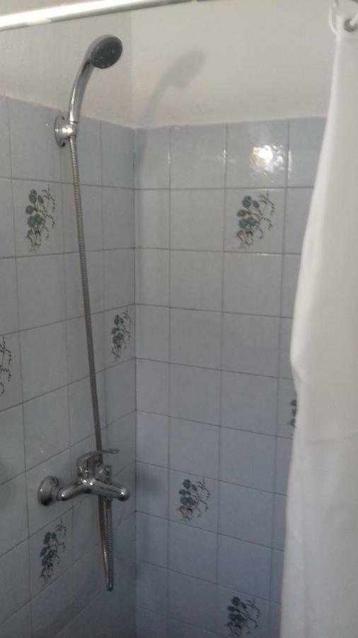 Triple Room Bathroom,1470302162:JPEG