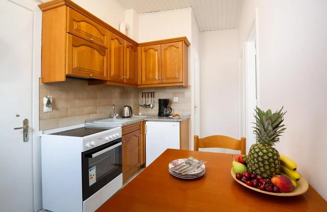 Dandidis Seaside Pension-1