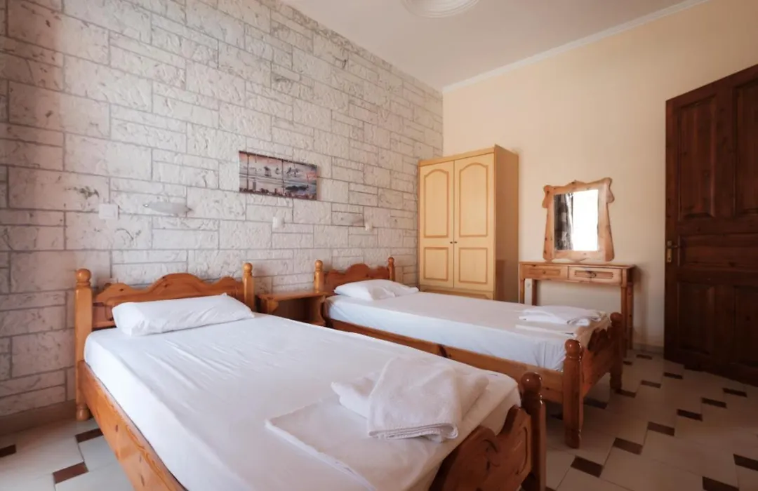 Luisa Hotel-1