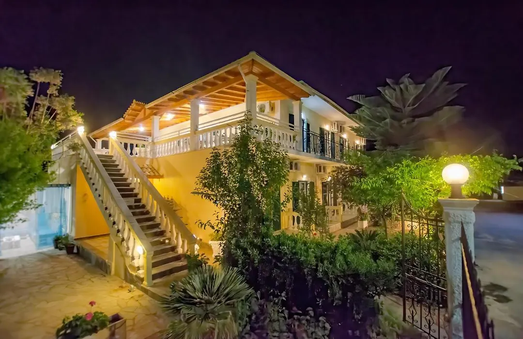 Kapetanios Luxury-1