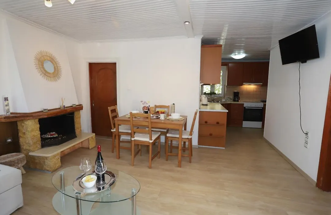 Corfu Port Home- City Centre Apartment-1