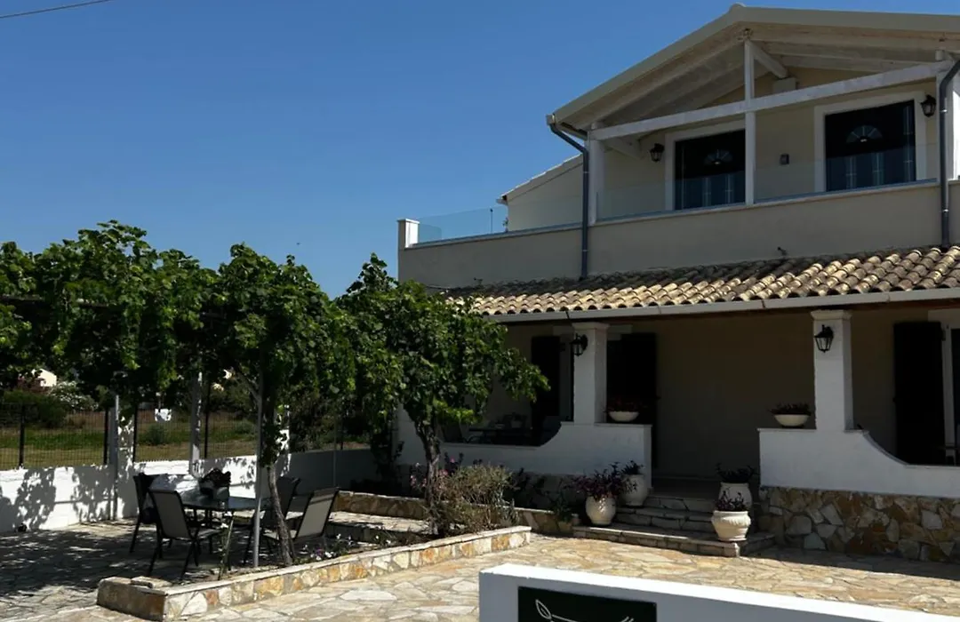 Paradises'S Nest-1