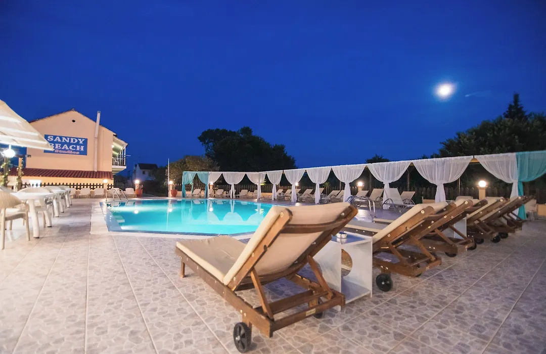 Sandy Beach Complex - Poolside Studios & Seaside Apartments-1