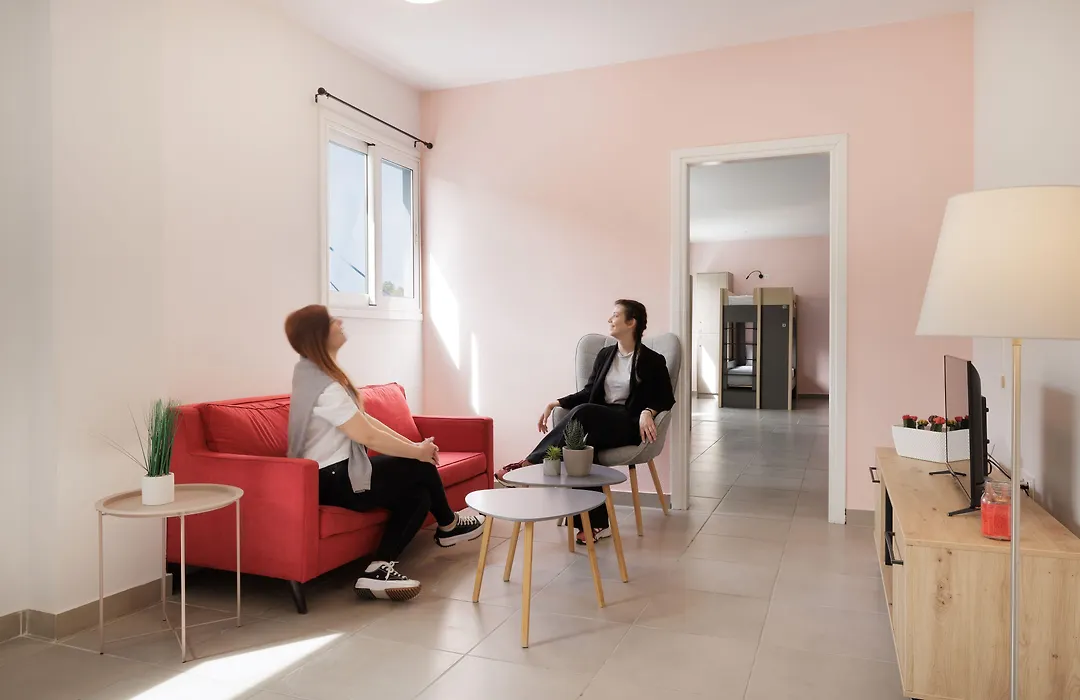 Local Hostel & Suites-1