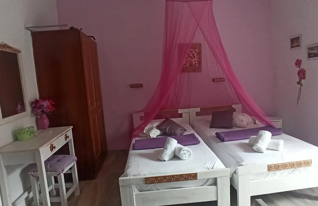Sofia Margarita'S Rooms-1