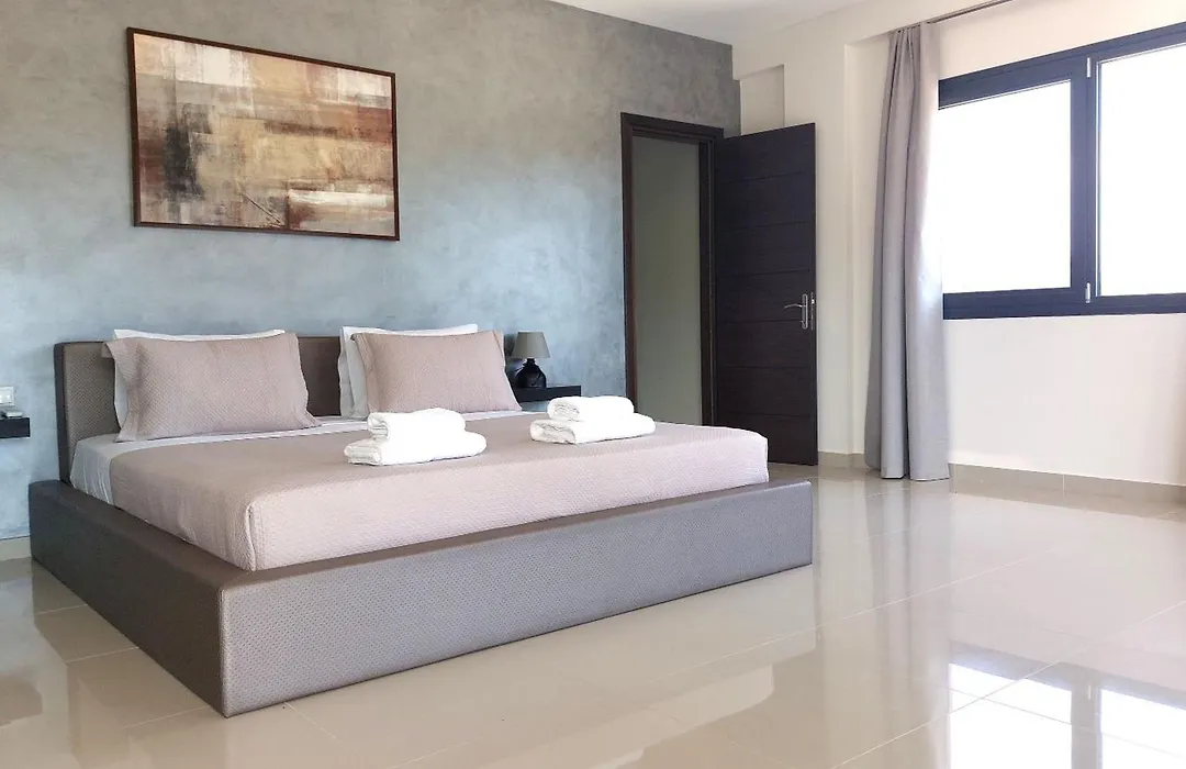 Villa Black White Dassia-1