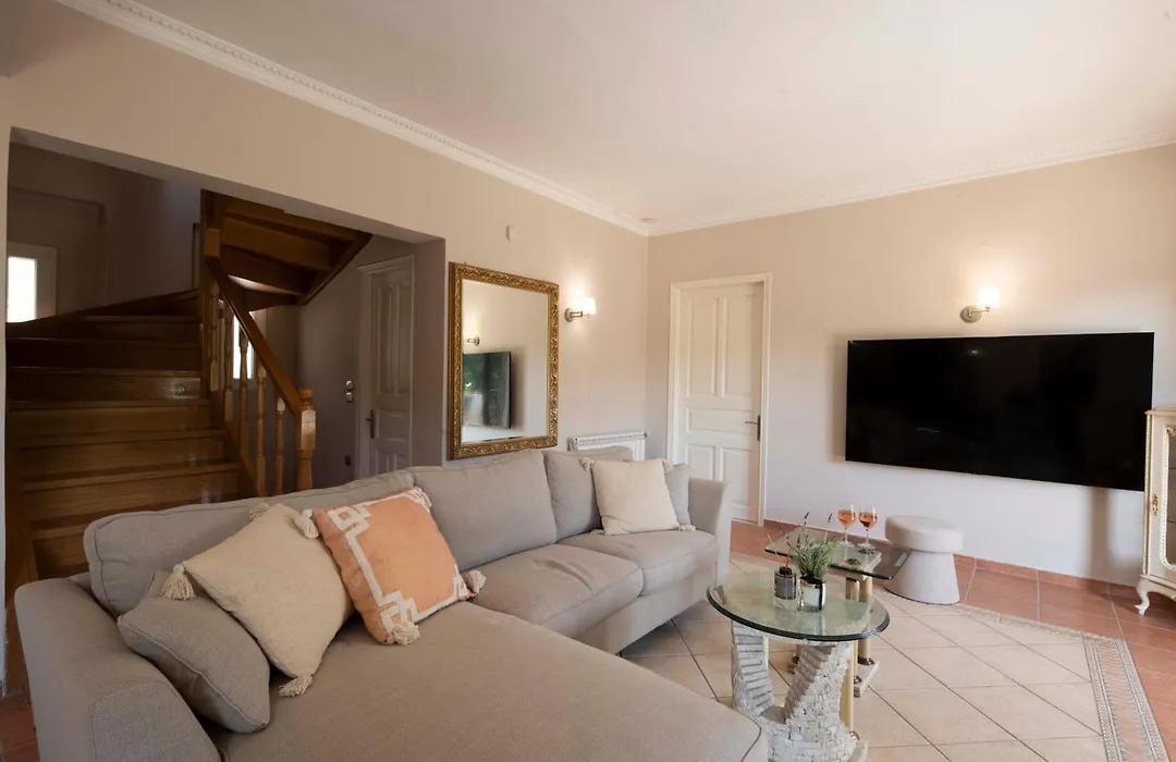 Luxury Villa Breeze With Private Pools-1