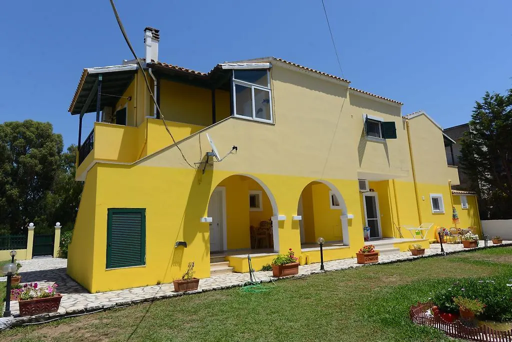 Roula'S Studios & Apartment-1