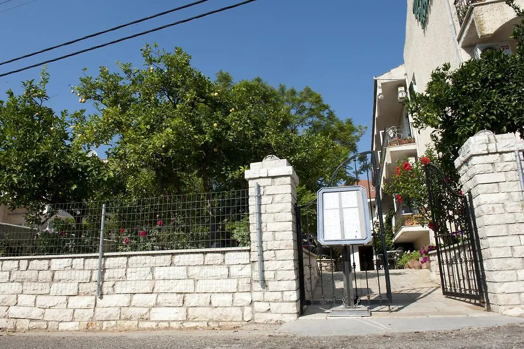 Marie Hotel-1