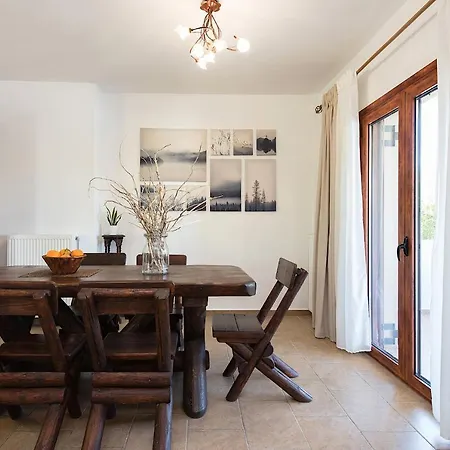 Adonis Villa-2