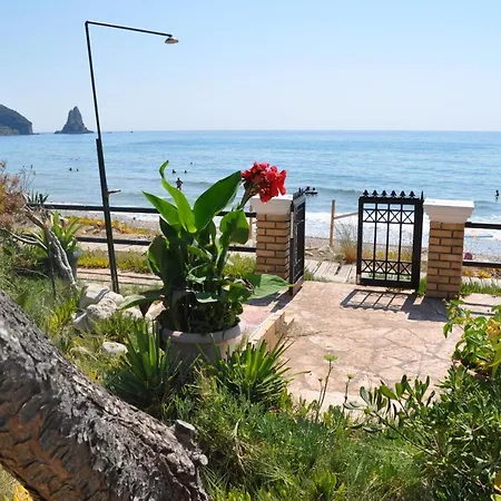 Corfu Beachfront Holiday Houses Yannis On Agios Gordios Beach-3