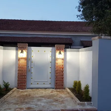 Charming Beach Studios-2