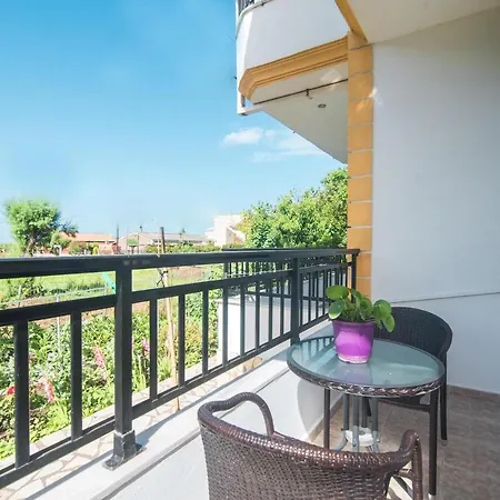 Aleka Apartment 3-2