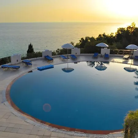 Studio Apartments Maria With Pool And Amazing View - Agios Gordios Beach-3
