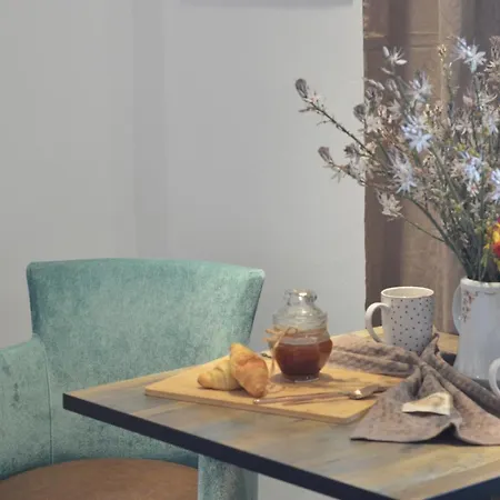 Golden Mile Studio-Apartment-2
