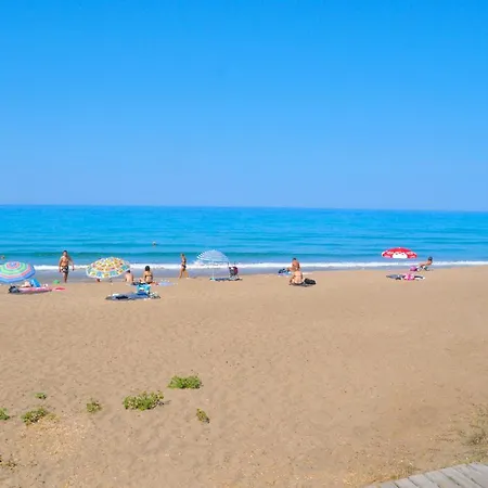 Holiday Studio Apartments Yannis On Agios Gordios Beach In Corfu-3