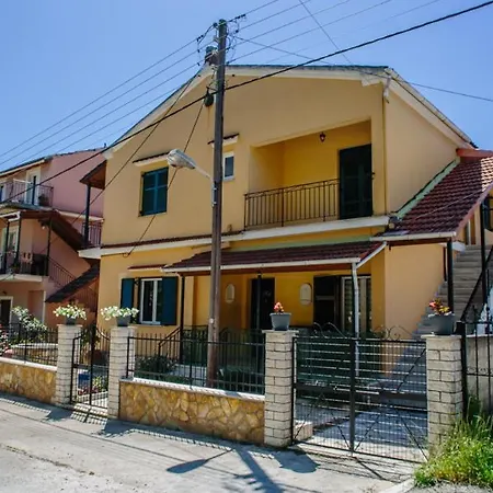 Nikolakis-3