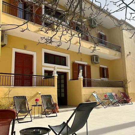 Nicoll Apartments-3