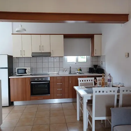 Babis Apartments & Studios Iremia-3