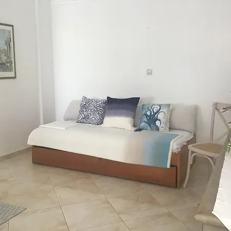 Villa Ampelaki "30 Meters To Beach"-3