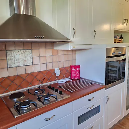 Birdsing Cottage-3
