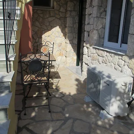 Korina Studios-2