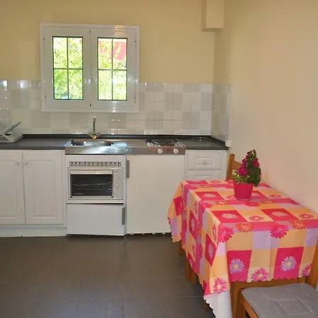 Holiday Apartments Yannis On Agios Gordios Beach In Corfu-3