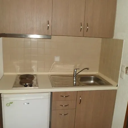 Royal Garden Apartments-3