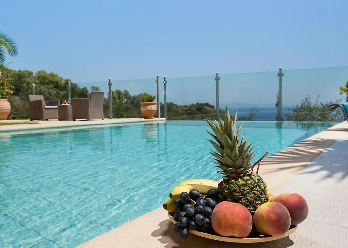 Adriana Sea View Villa Ipsos con Piscina