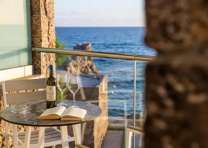 Black Rocks Family, Luxury Seafront Beach Maisonette Agios Gordios 