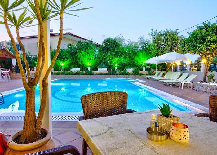 Makis Louvlis Apartments Moraḯtika