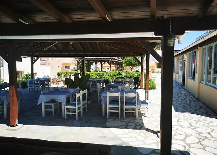 Nafsika Hotel Agios Stefanos Avliotes 