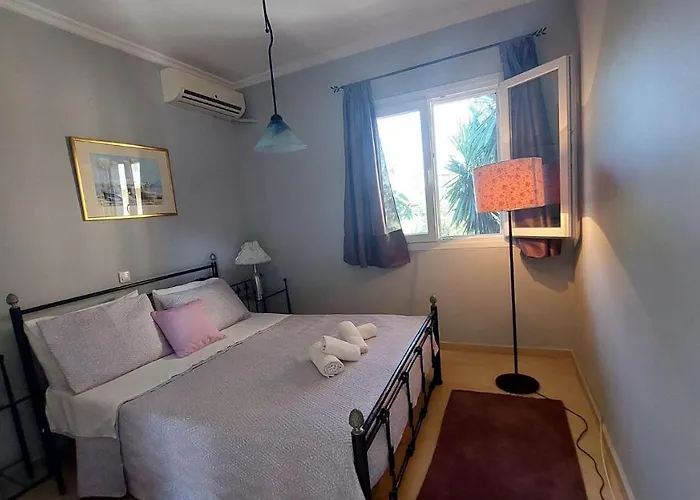 Alex Apartment Perama 